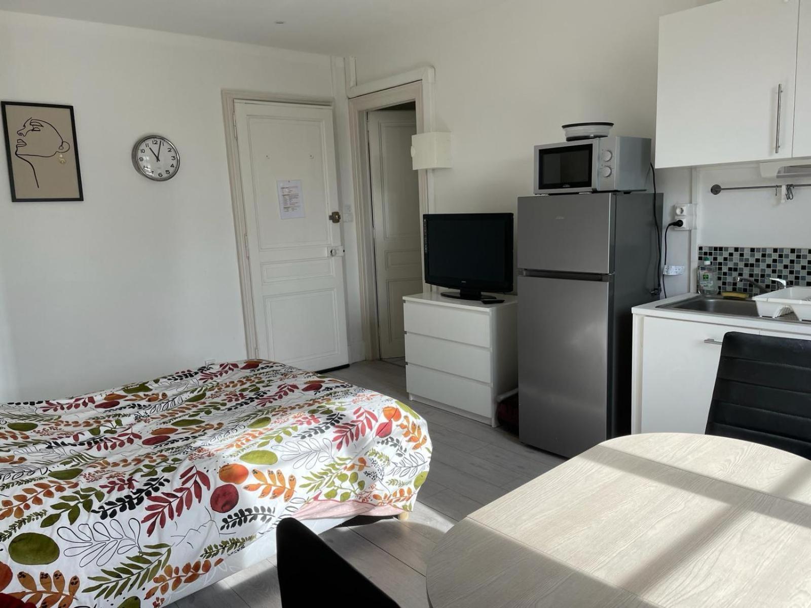 Studio Meuble Et Lumineux 20M2 Leilighet Vittel Eksteriør bilde